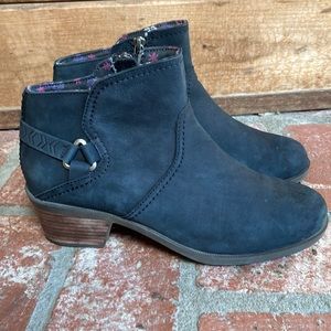 teva foxy boot